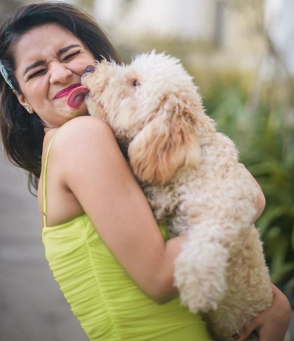 Avneet Kaur with her pet dog