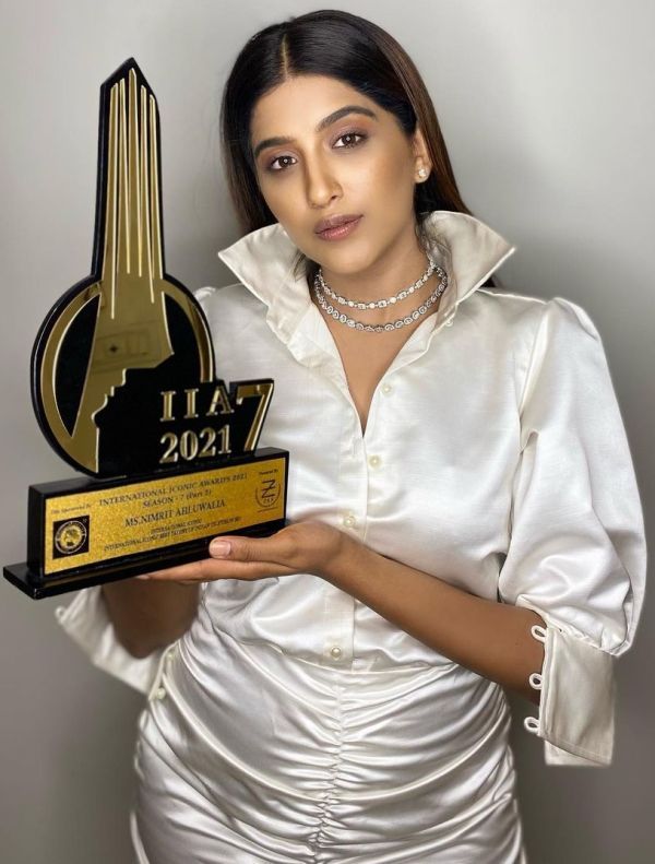 Nimrit Kaur Ahluwalia with the International Iconic Award 2021