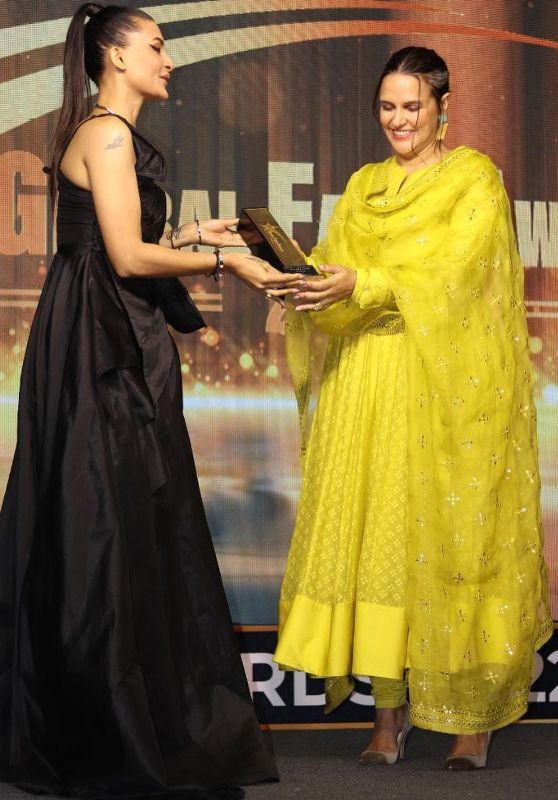 Pavitra Punia with the International Glory Award 2021