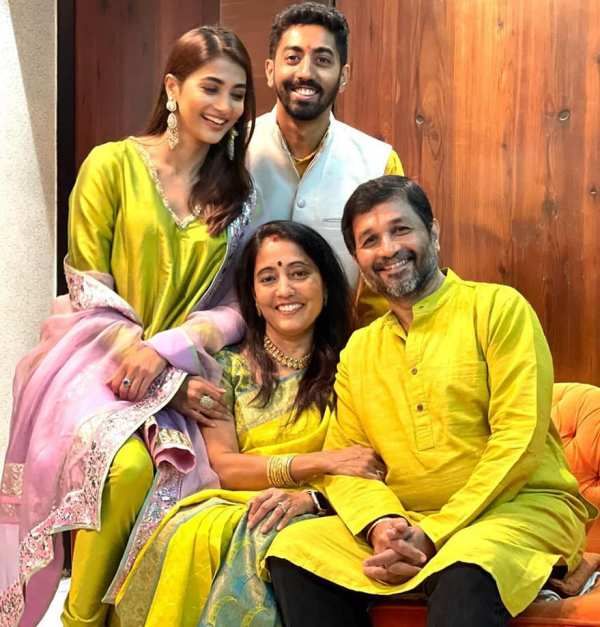 Pooja Hegde with her family