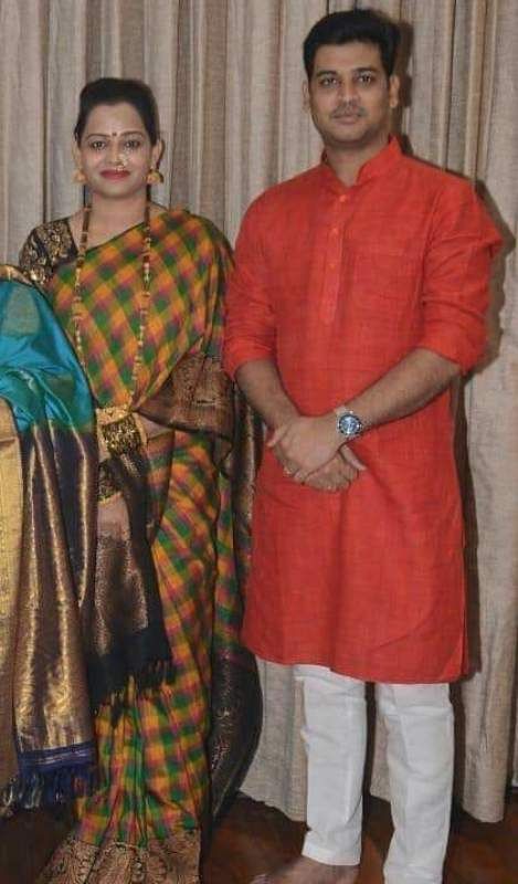 Shrikant Shinde with his wife