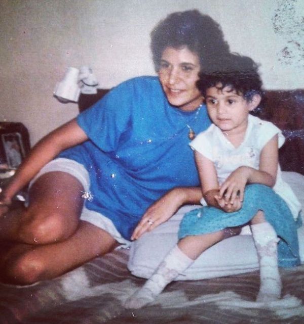 Amyra Dastur's childhood photo with her mother