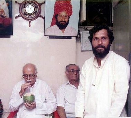 Anand Dighe with Lal Krishna Advani