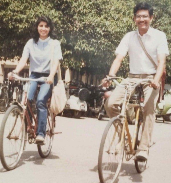 Jayant Sinha and his girlfriend cycling