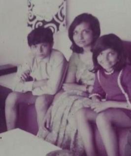 Jayant Sinha with his mother and sister