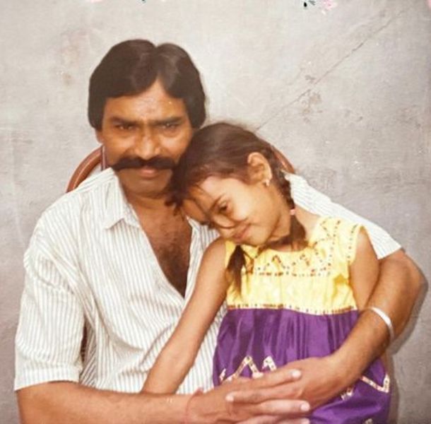 Surbhi Jyoti childhood photo with father