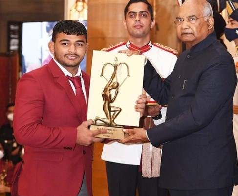 Deepak Punia with Padma Shri award