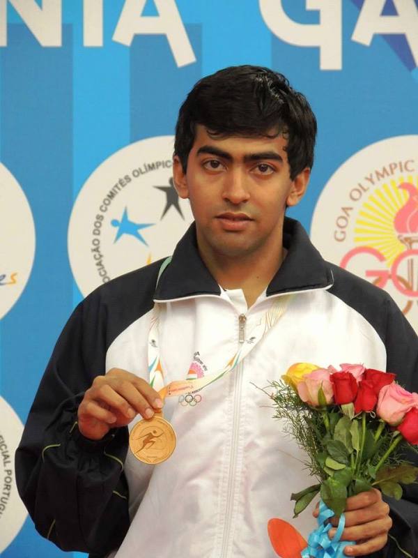 Harmeet Desai with his gold medal at the Lusofonia Games