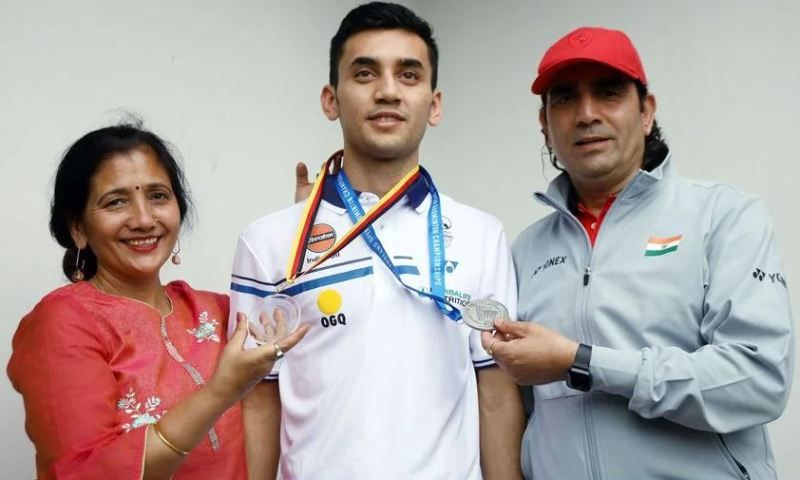Lakshya Sen with his parents