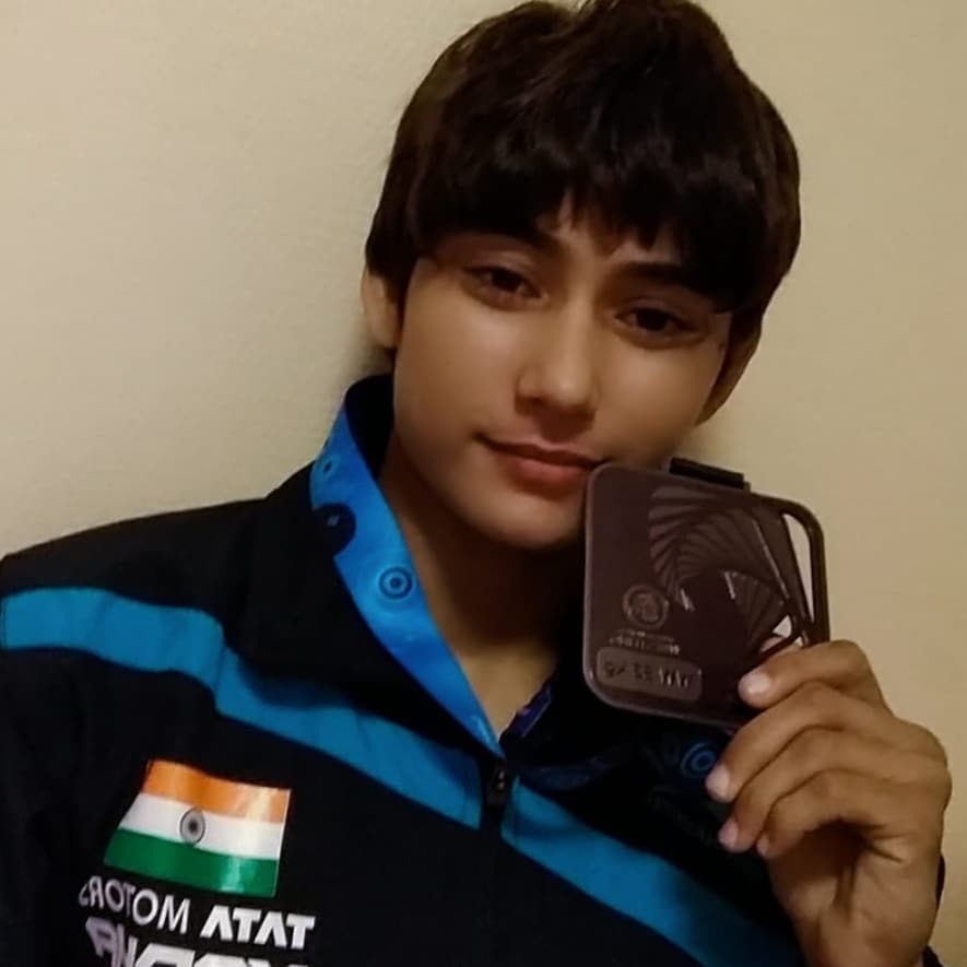 Pooja Gehlot with her silver medal that she won in Budapest, Hungary in 2019