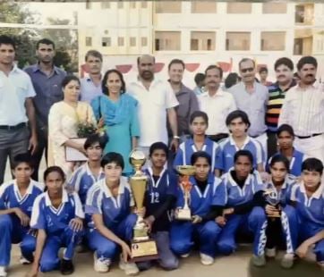 Pooja Gehlot with her volleyball team
