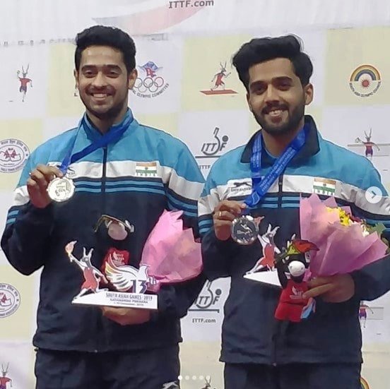 Sanil Shetty showing his silver medal during the 2019 South Asian Games