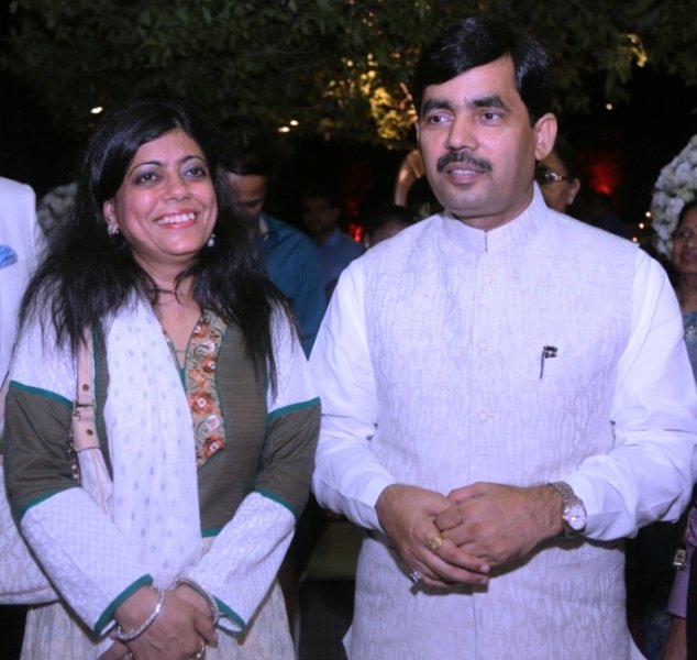 Shahnawaz Hussain With His Wife Renu