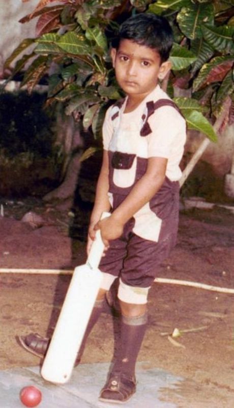 Sharath Kamal playing cricket in childhood