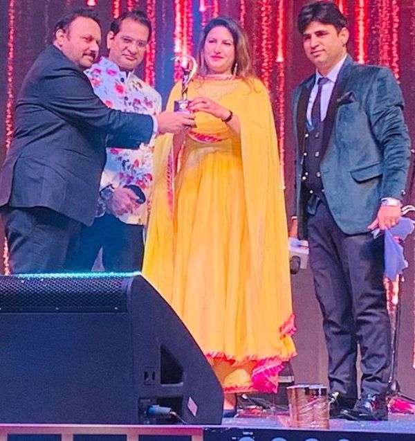 Sonali Phogat's recived Janta TV JEMA Award 2019