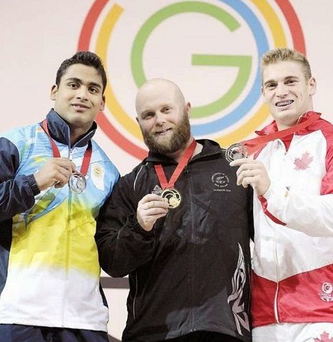 Vikas Thakur with his silver medal at the Commonwealth Games 2014