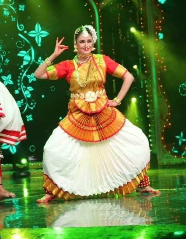 Yuvika Choudhary is a trained Bharatnatyam dancer