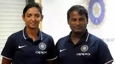 Harmanpreet Kaur along with Indian women's cricket team's coach Ramesh Powar