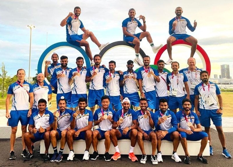 Indian men’s team posing with bronze medal at the 2020 Summer Olympics