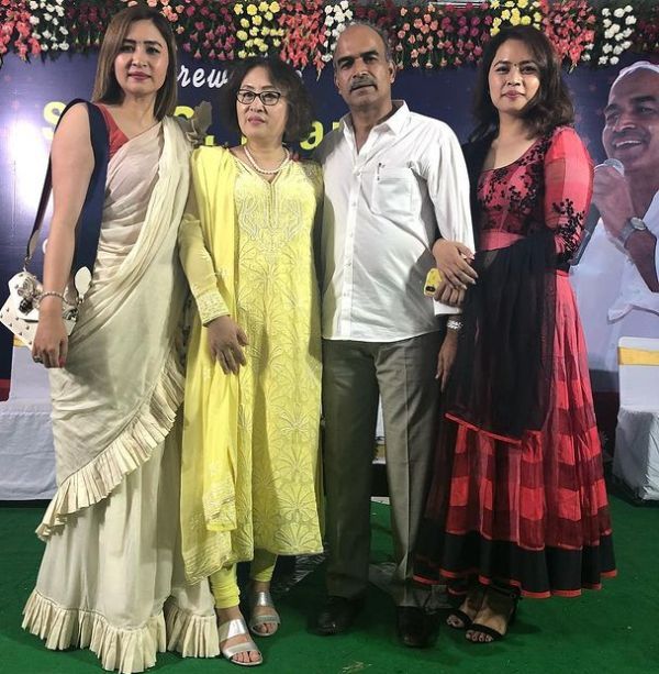 Jwala Gutta with her parents and sister