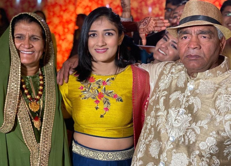 Sangeeta Phogat with her parents