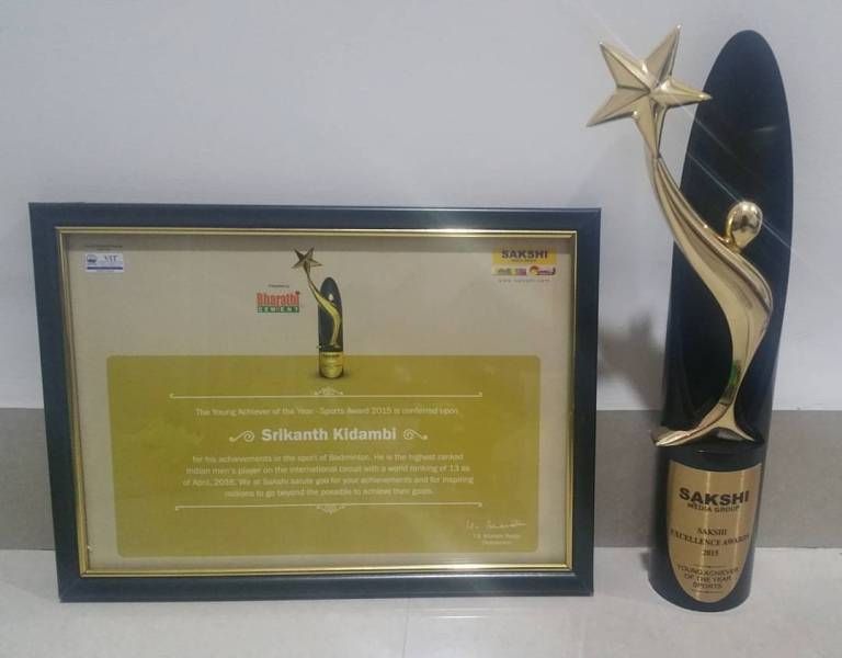 Srikanth Kidambi the recived Sakshi Excellence Awards 2016
