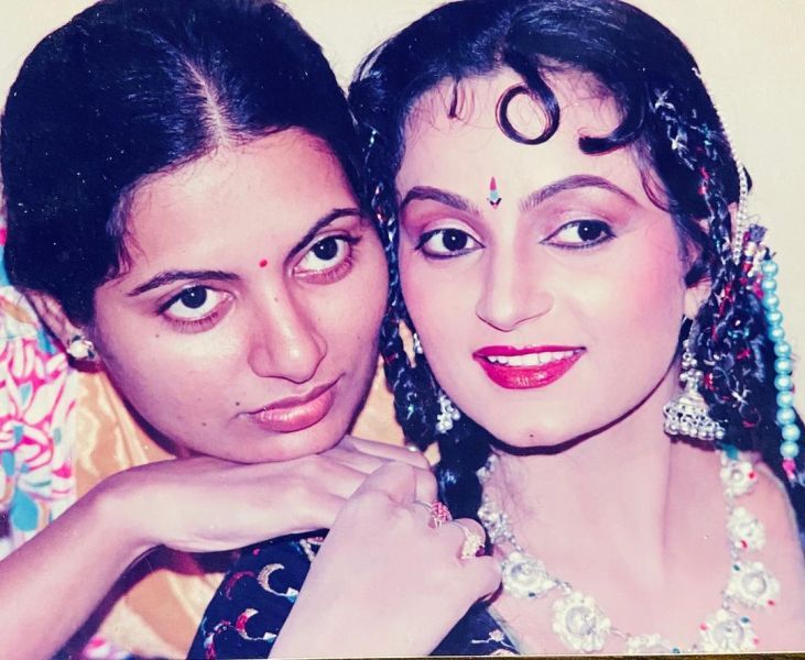 Upasana Singh with her sister