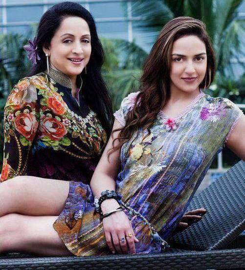 Esha Deol with her mother