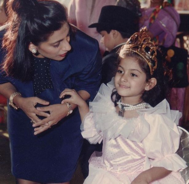 Rhea Kapoor's childhood photo with her mother