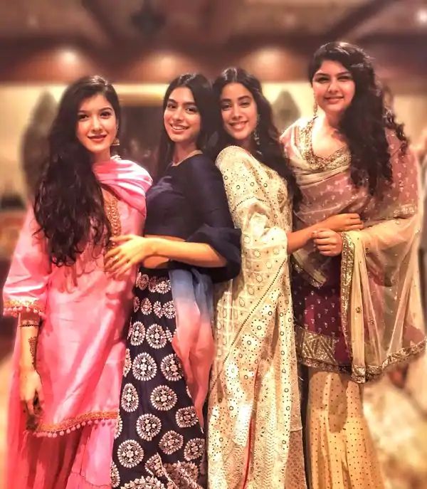 Shanaya Kapoor with her cusins sisters