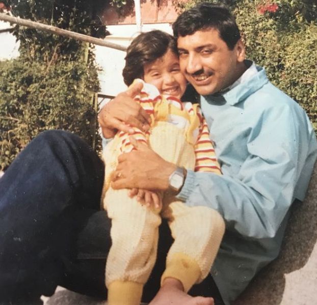 Smriti Kalra's childhood photo with her father