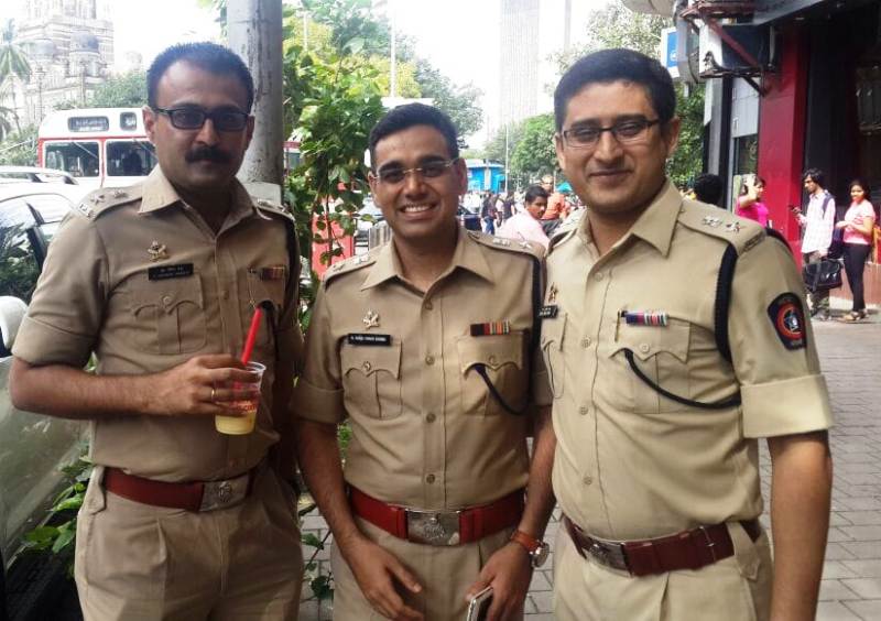 Manoj (in the center) with his fellow police officers in Maharashtra